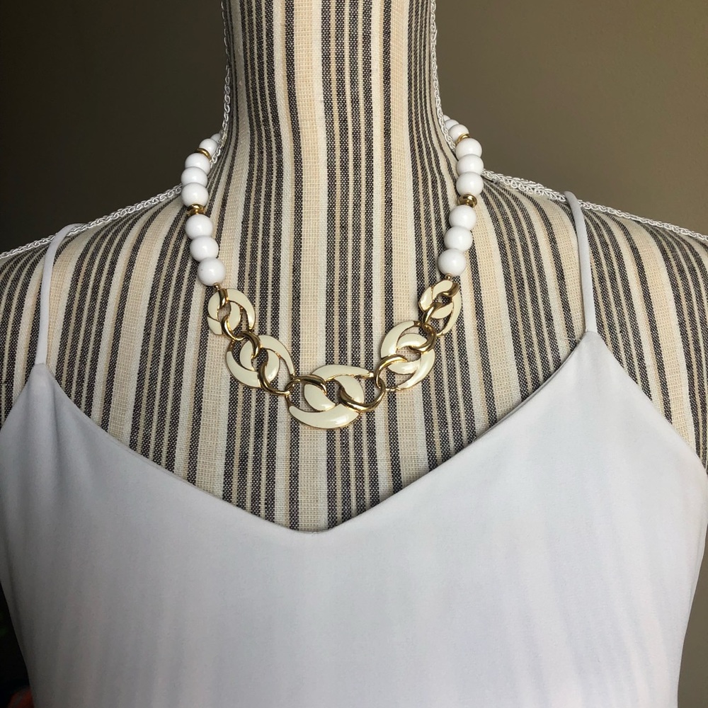 Statement necklace